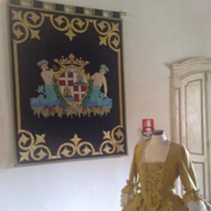 Escudo con la Cruz de la Dinastia Saboya (Italia)