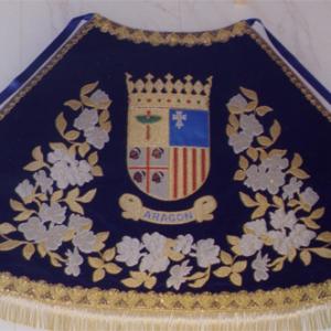 Manto con el escudo de Aragón